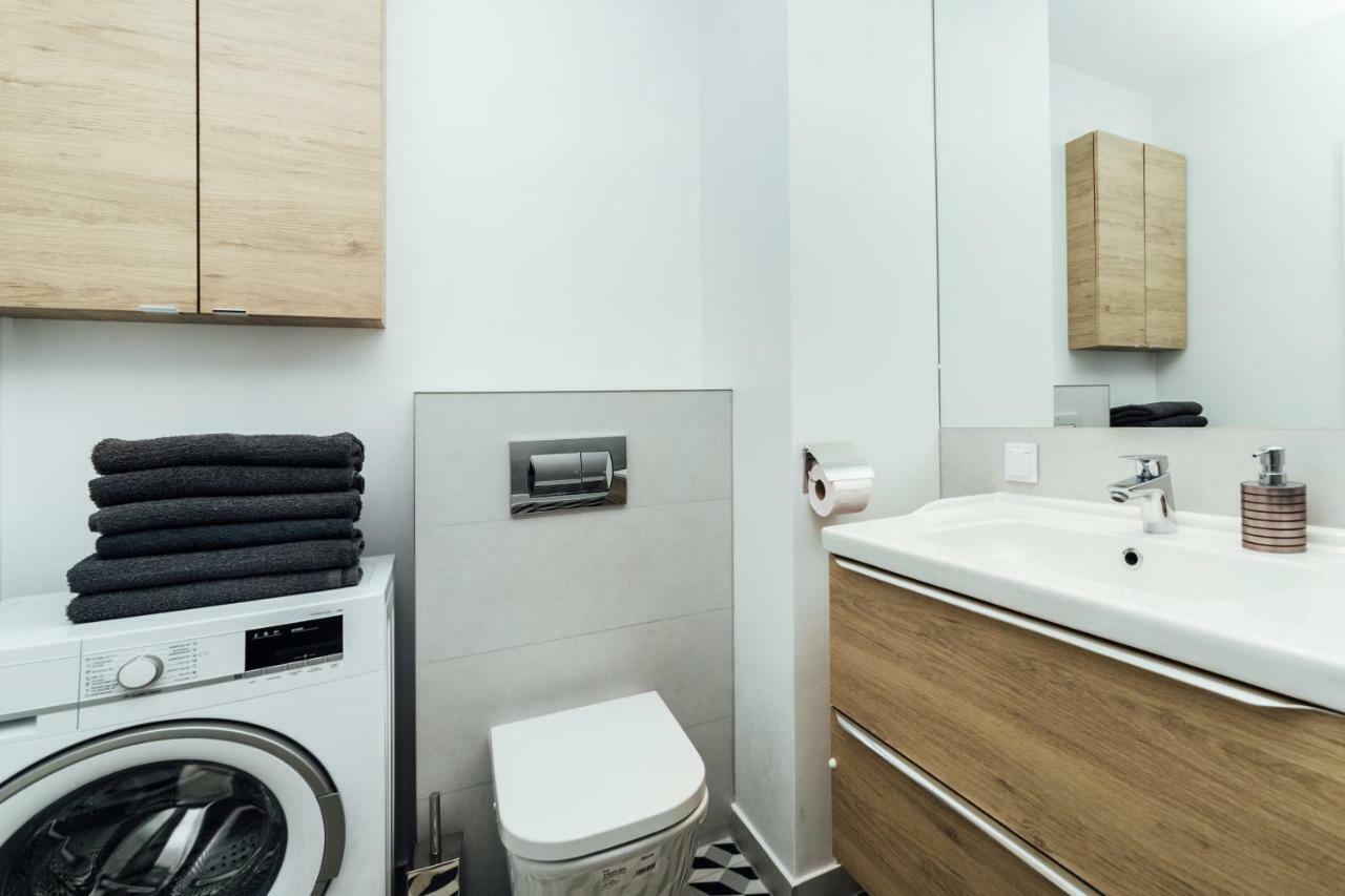Pobookowane Stocznia Apartments غدانسك المظهر الخارجي الصورة